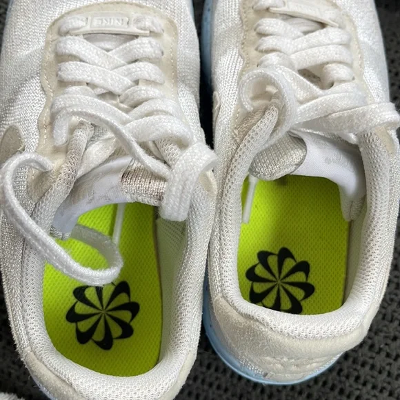 Nike women’s - Picture 6 of 10